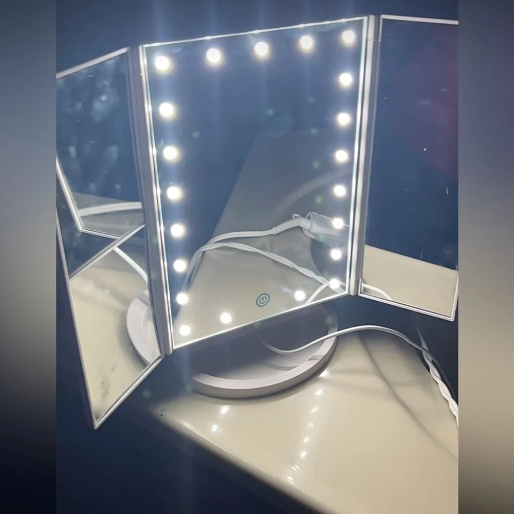 Vanity Lighted Mirror with 2x,3x and 10x magnification